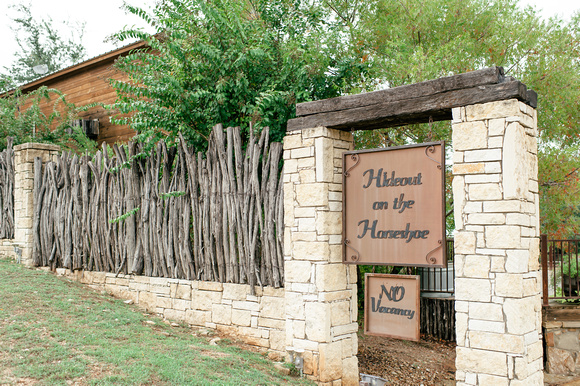 Hideout_on_the_Horseshoe_Wedding_Photographer-3